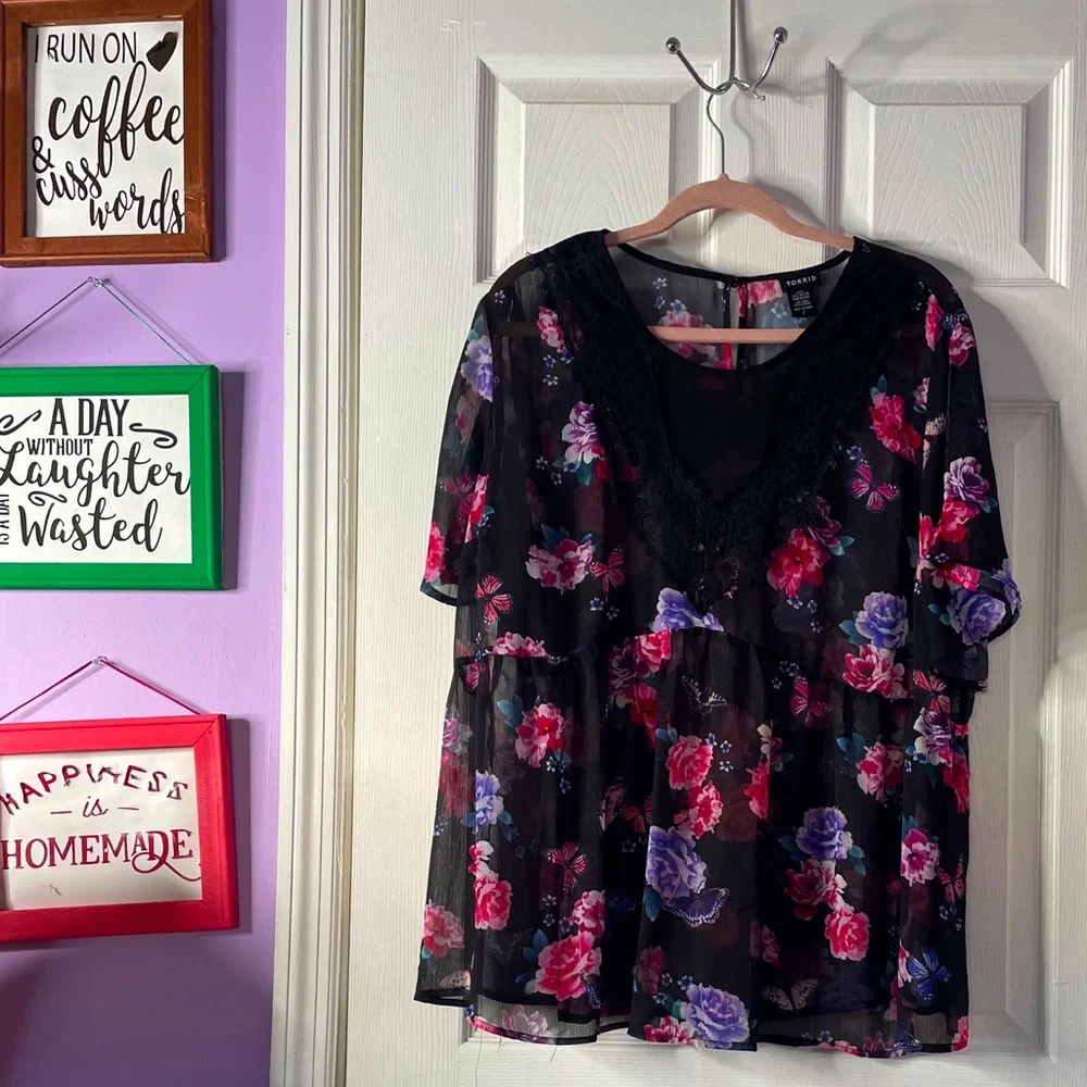 Torrid Floral and Butterfly Babydoll Top - Picture 5 of 14
